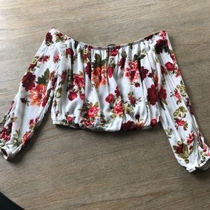 Off the shoulder croptop